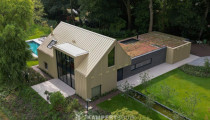 Modern landhuis met aluminium dak- en gevelbekleding in Elst