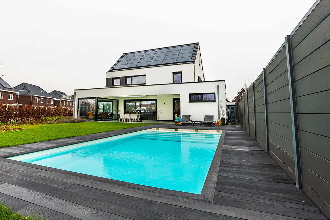 Vrijstaande woning met zwembad