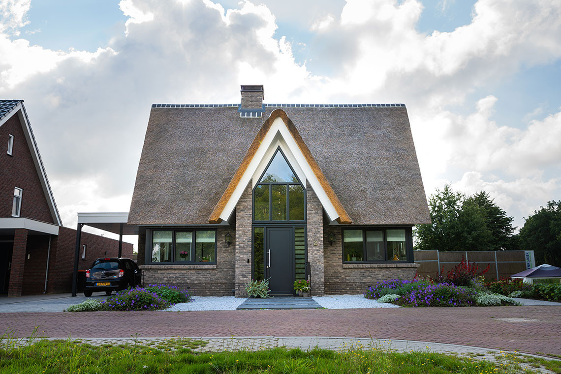 Vrijstaande woning met bijgebouw