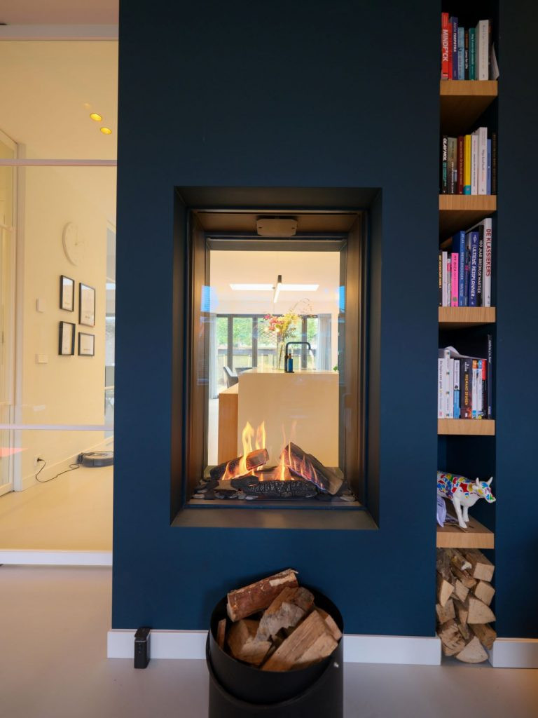 Openhaard met doorkijk