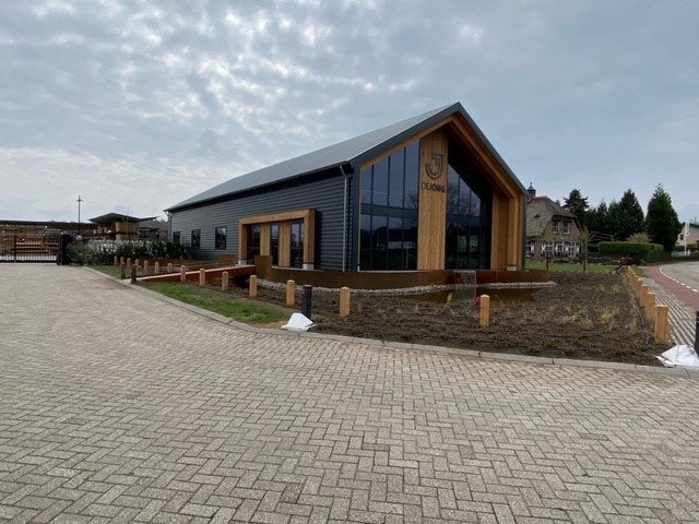 Bedrijfsgebouw Achterberg