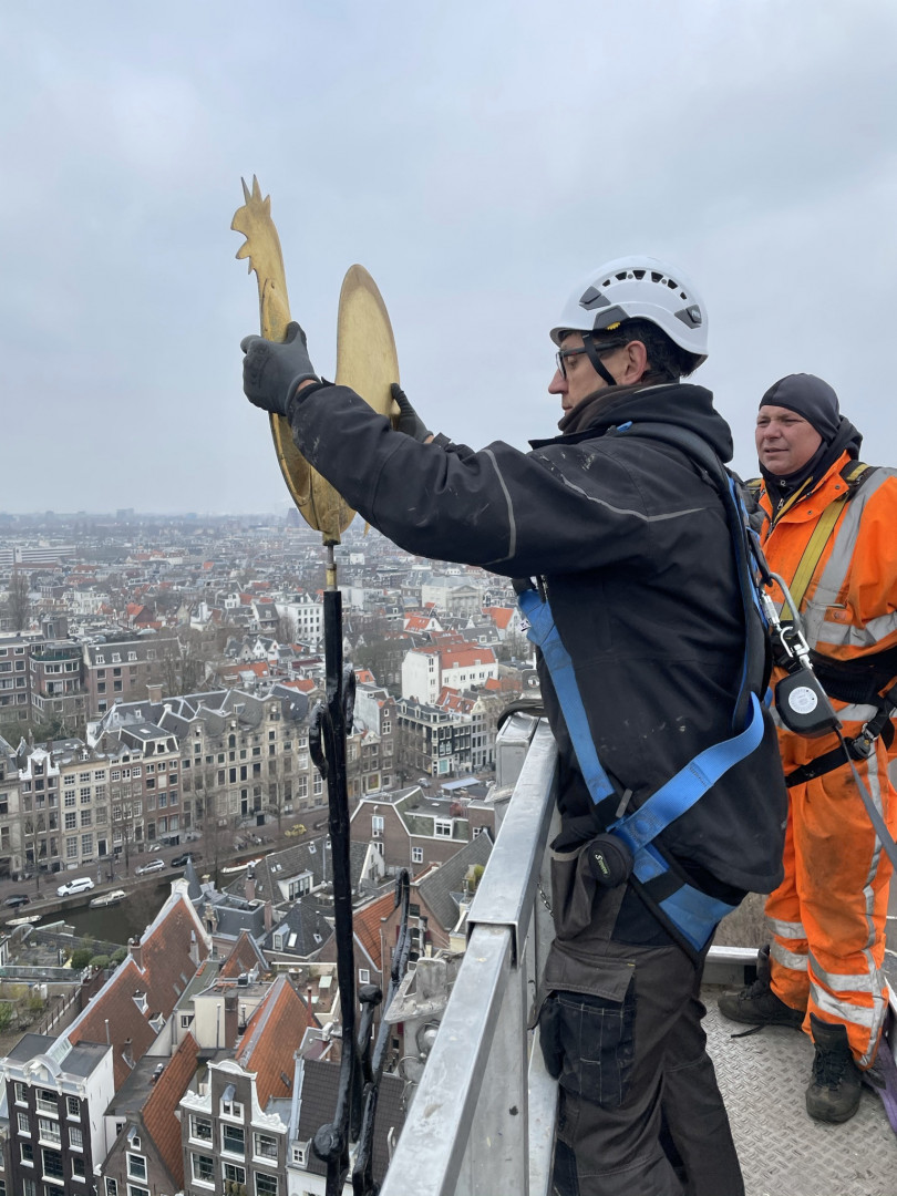 Haan opnieuw plaatsen kerk de Krijtberg Amsterdam
