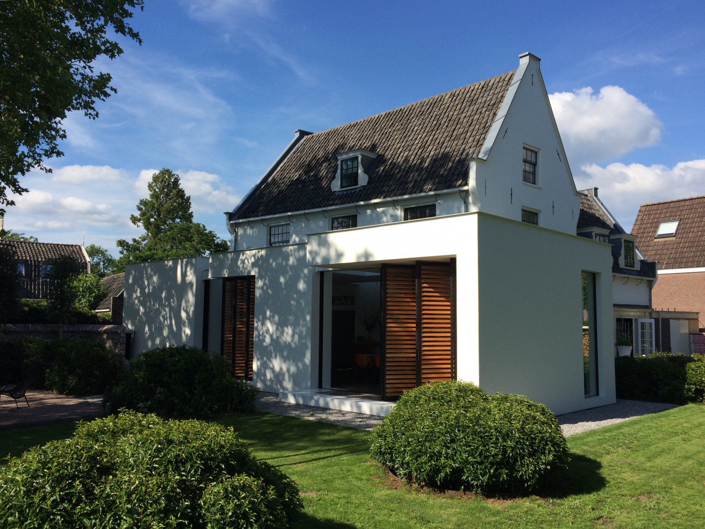 Aanbouw monument Vreeland