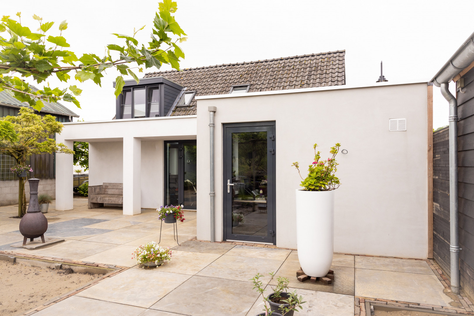 Verbouwing met aanbouw