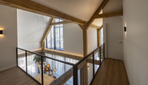moderne vila met eiken constructie