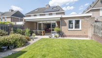 Aanbouw in Helde